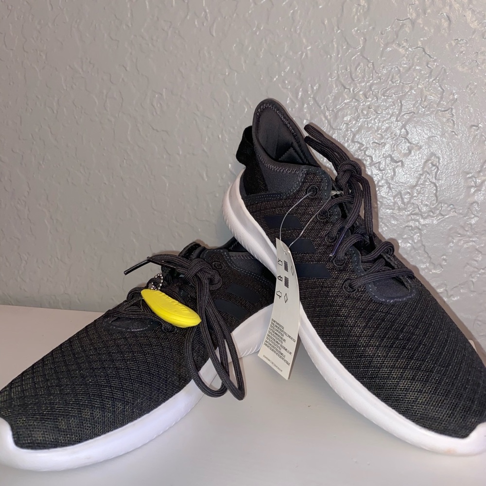 NWT ADIDAS MEMORY FOAM BLACK RUNNING SNEAKERS